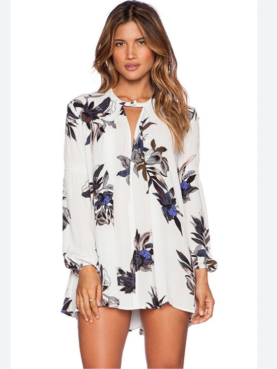 Free People Tops - Free People Tree swing White Floral Button-Front Tunic with Navy Accents L